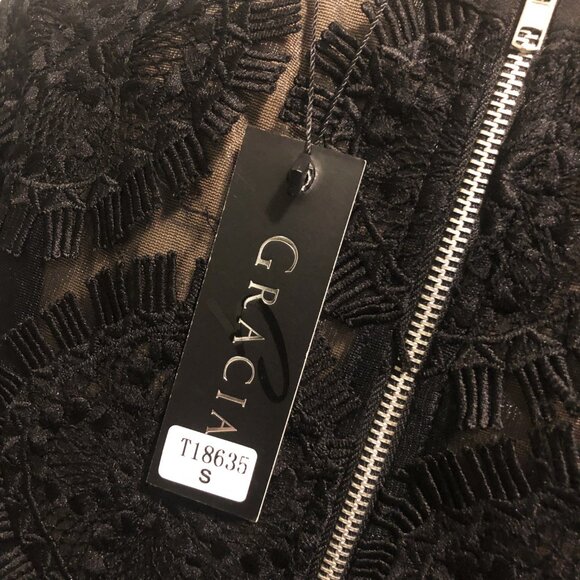 GRACIA Fringed Lace Rosettes Short Sleeves Cropped Black Blouse Size S NEW w Tag - Picture 4 of 7